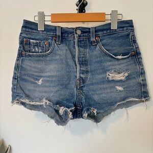 Levi’s 501 | 26 | Distressed Denim Cutoff Shorts High Rise Frayed Hem Light Wash